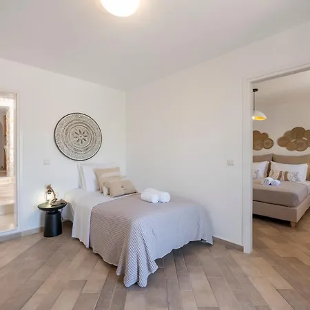 Valeli One * Naousa (Paros)