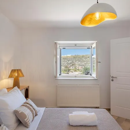 Valeli One ناوسا